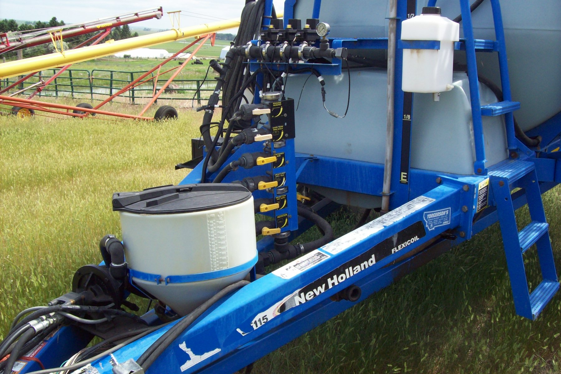 2005 New Holland SF115 Sprayer/High Clearance