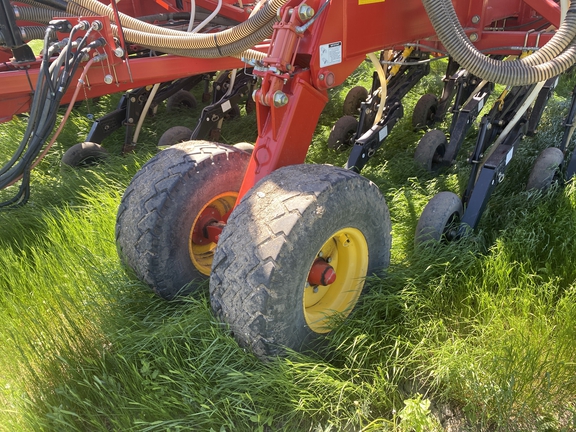 2015 Bourgault 3320-76 Air Seeder