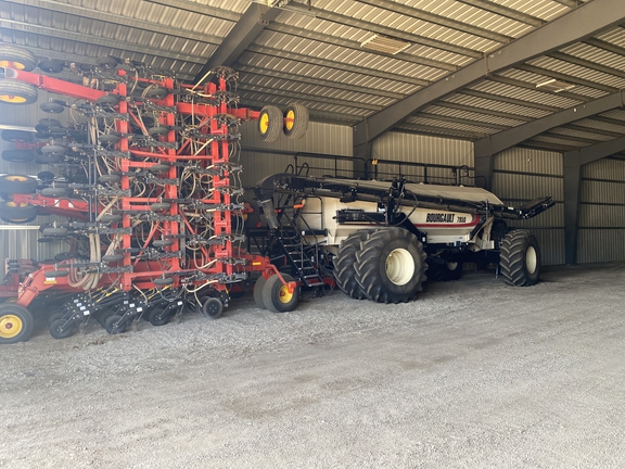 2014 Bourgault 3320 Air Seeder