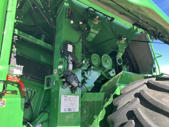 2025 John Deere S7 700 Combine