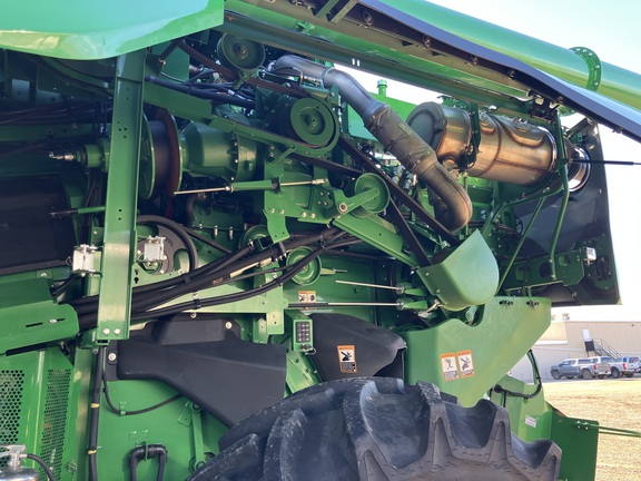 2025 John Deere S7 700 Combine