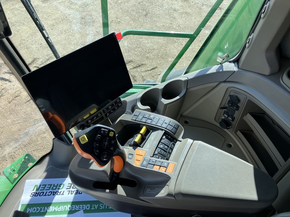 2025 John Deere S7 700 Combine