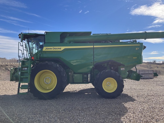 2025 John Deere S7 700 Combine