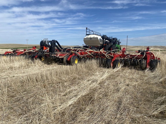 2022 Bourgault 3720-60 Air Seeder