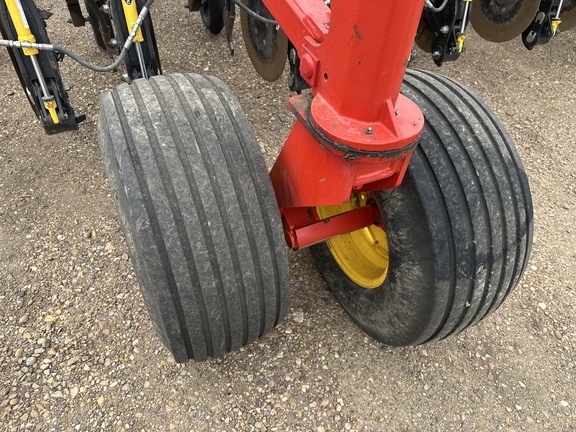 2014 Bourgault 3320-76 Air Seeder