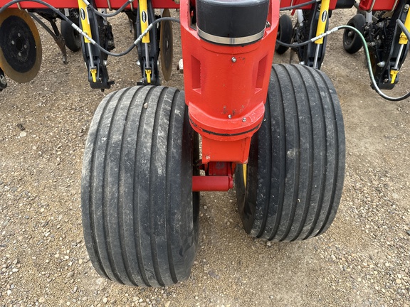 2014 Bourgault 3320-76 Air Seeder