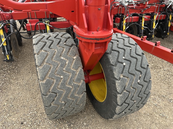 2014 Bourgault 3320-76 Air Seeder