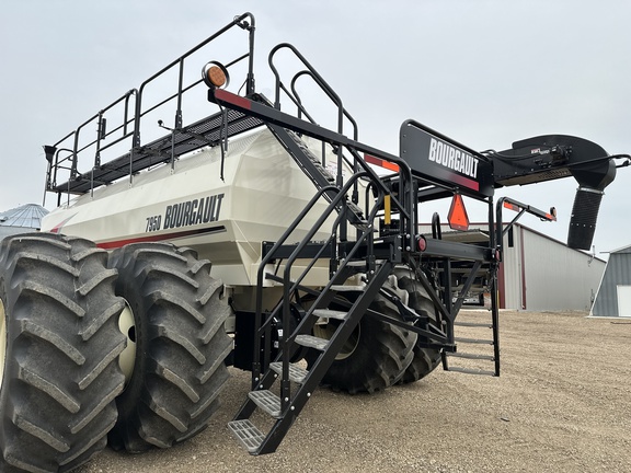 2014 Bourgault 3320-76 Air Seeder