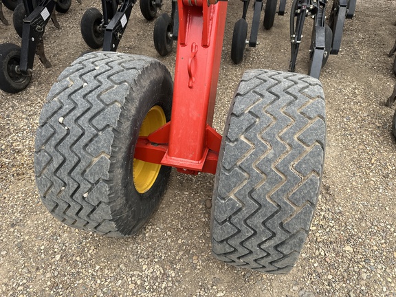 2014 Bourgault 3320-76 Air Seeder