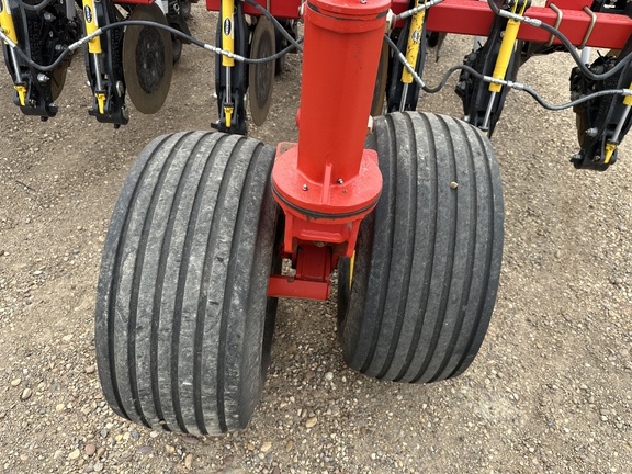 2014 Bourgault 3320-76 Air Seeder