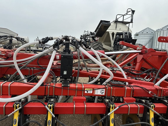 2014 Bourgault 3320-76 Air Seeder