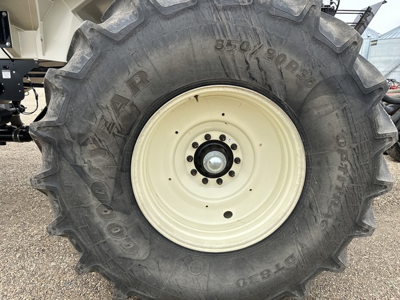 2014 Bourgault 3320-76 Air Seeder