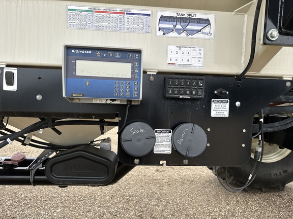 2014 Bourgault 3320-76 Air Seeder