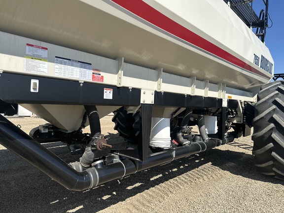 2014 Bourgault 3320-76 Air Seeder