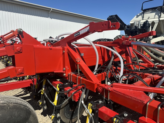 2014 Bourgault 3320-76 Air Seeder