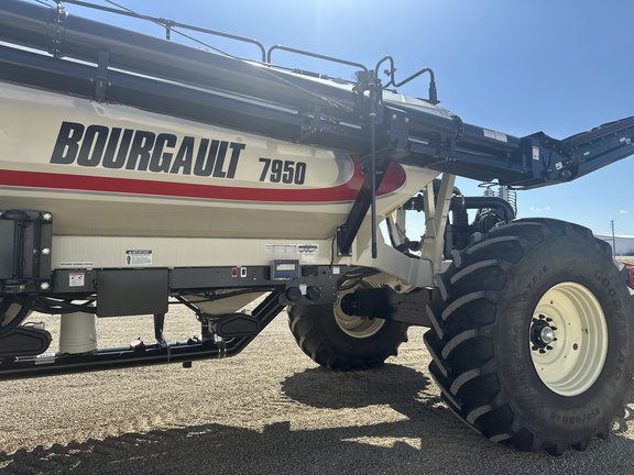 2014 Bourgault 3320-76 Air Seeder