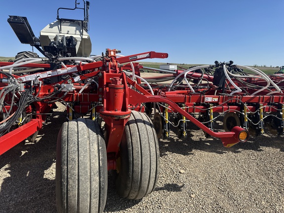 2014 Bourgault 3320-76 Air Seeder