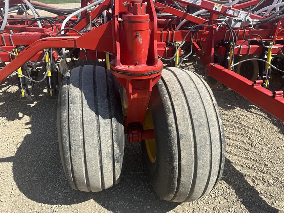 2014 Bourgault 3320-76 Air Seeder