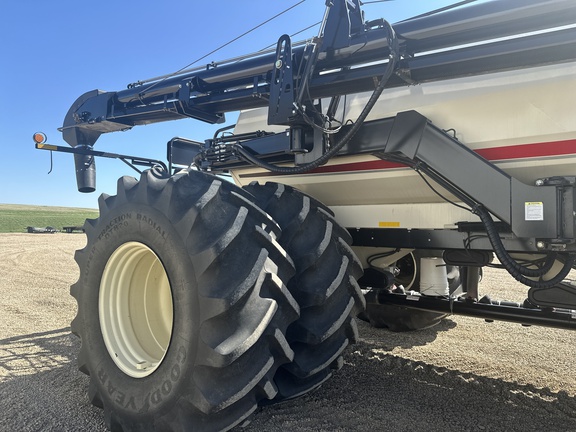 2014 Bourgault 3320-76 Air Seeder