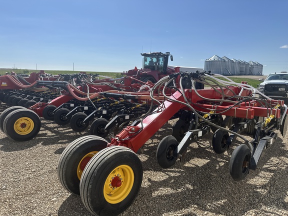 2014 Bourgault 3320-76 Air Seeder