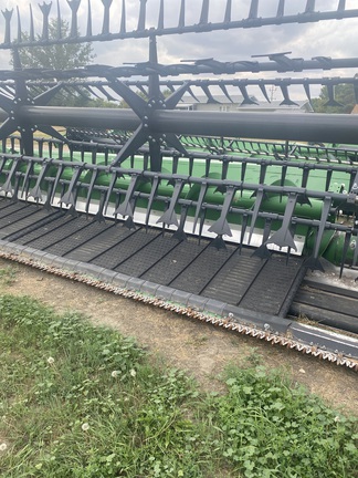 2023 John Deere RD40F Header Combine