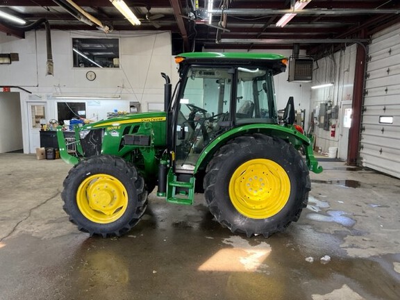 2023 John Deere 5075E Tractor