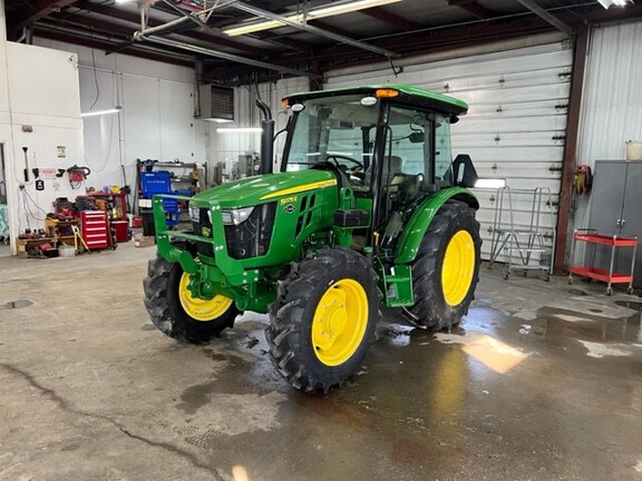 2023 John Deere 5075E Tractor