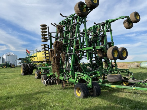 2022 John Deere H561 Air Seeder