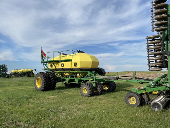 2022 John Deere H561 Air Seeder