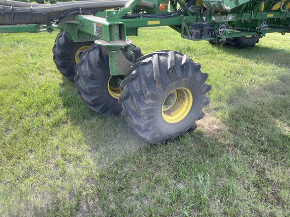 2022 John Deere H561 Air Seeder