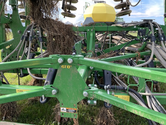 2022 John Deere H561 Air Seeder