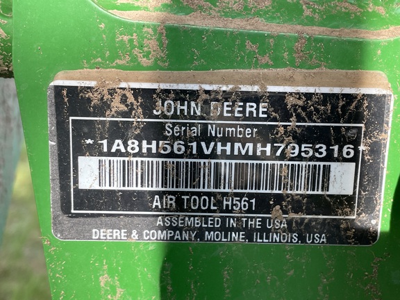 2022 John Deere H561 Air Seeder