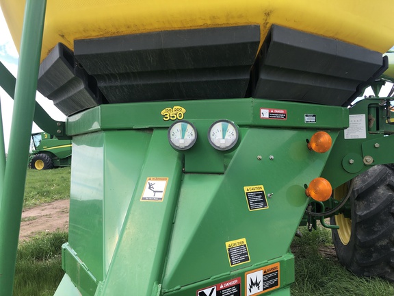 2010 John Deere 1830 Air Seeder