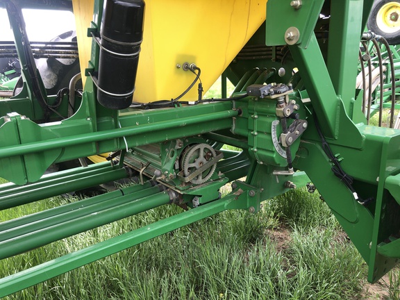 2010 John Deere 1830 Air Seeder