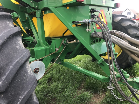 2010 John Deere 1830 Air Seeder