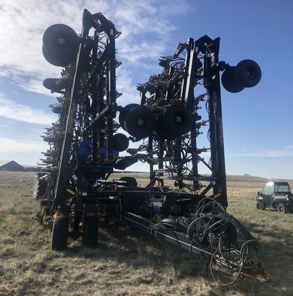 New Holland P1070 Air Seeder