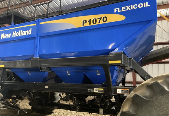 New Holland P1070 Air Seeder