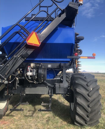 New Holland P1070 Air Seeder