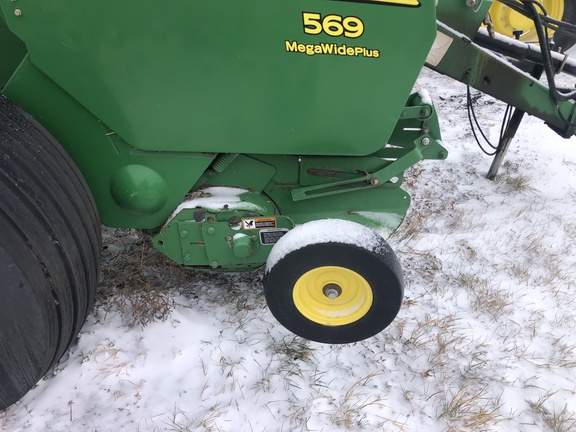 2013 John Deere 569 Baler/Round