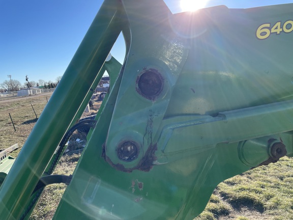 2018 John Deere 640R Loader