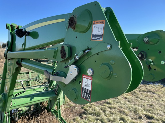 2018 John Deere 640R Loader