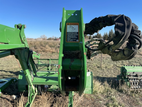 2018 John Deere 640R Loader