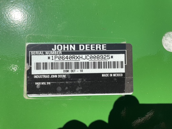 2018 John Deere 640R Loader