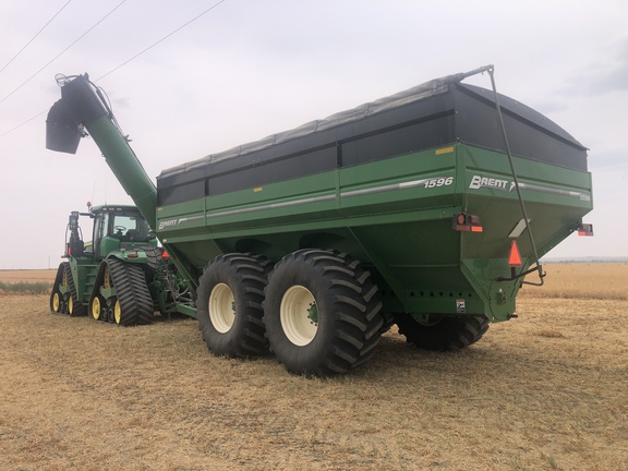 2015 Brent 1596 Grain Cart