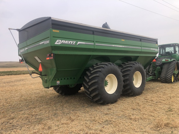 2015 Brent 1596 Grain Cart