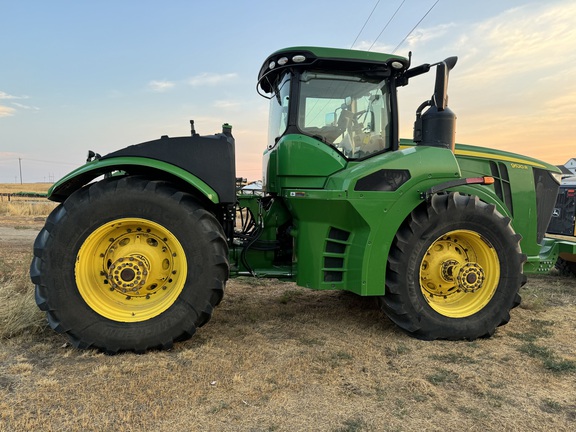 2019 John Deere 9520R Tractor 4WD