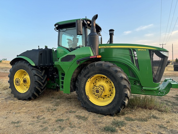 2019 John Deere 9520R Tractor 4WD