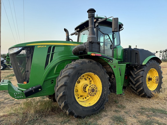 2019 John Deere 9520R Tractor 4WD