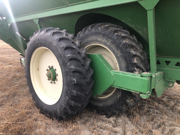 2006 Brent 1084 Grain Cart