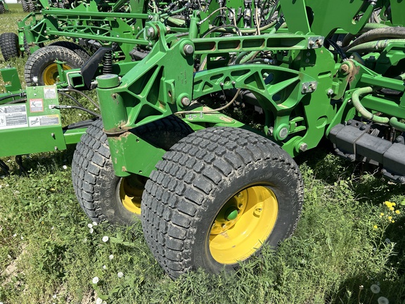 2014 John Deere 1835 Air Seeder
